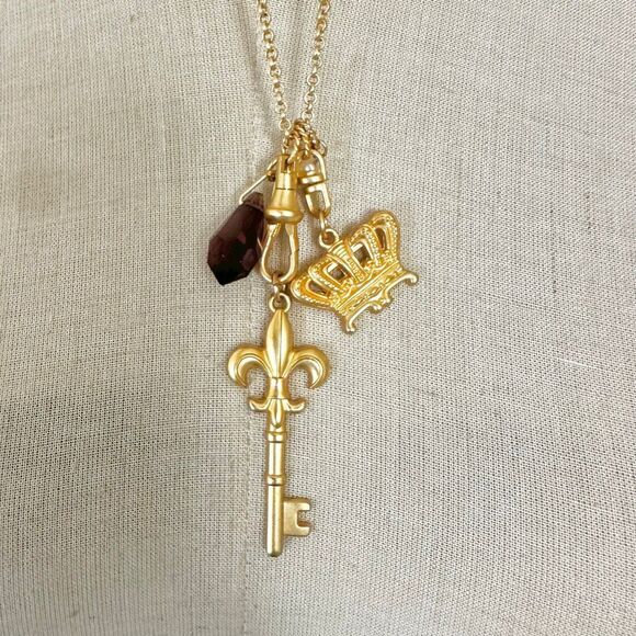 Mud Pie Gold Tone Charm Necklace Crown Key Fleur-de-Lis Purple Crystal - Picture 1 of 9